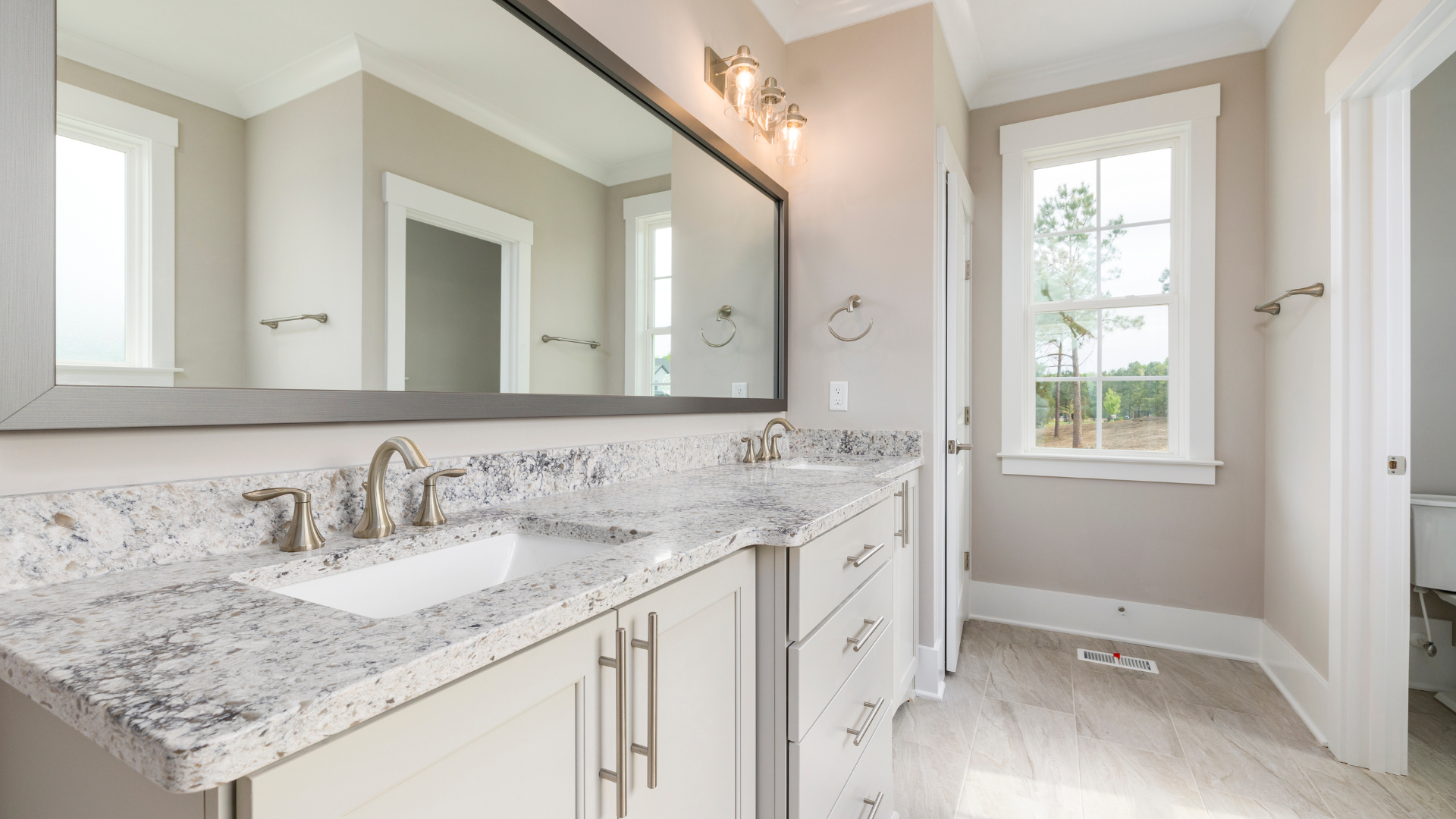 You are currently viewing Incredible Master Bathroom Mirror Ideas That Instantly Upgrade Your Space