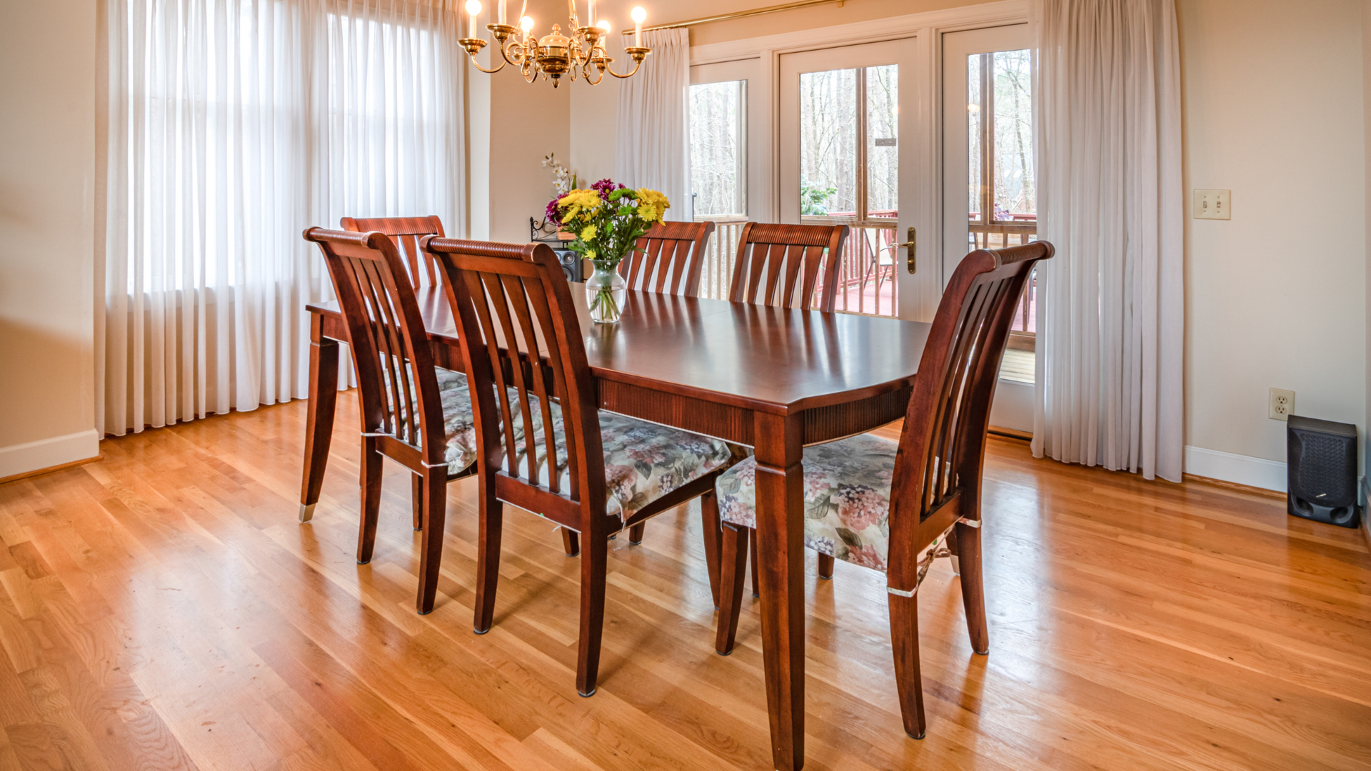 You are currently viewing Creative Dining Room Table Centerpiece Ideas That Instantly Impress