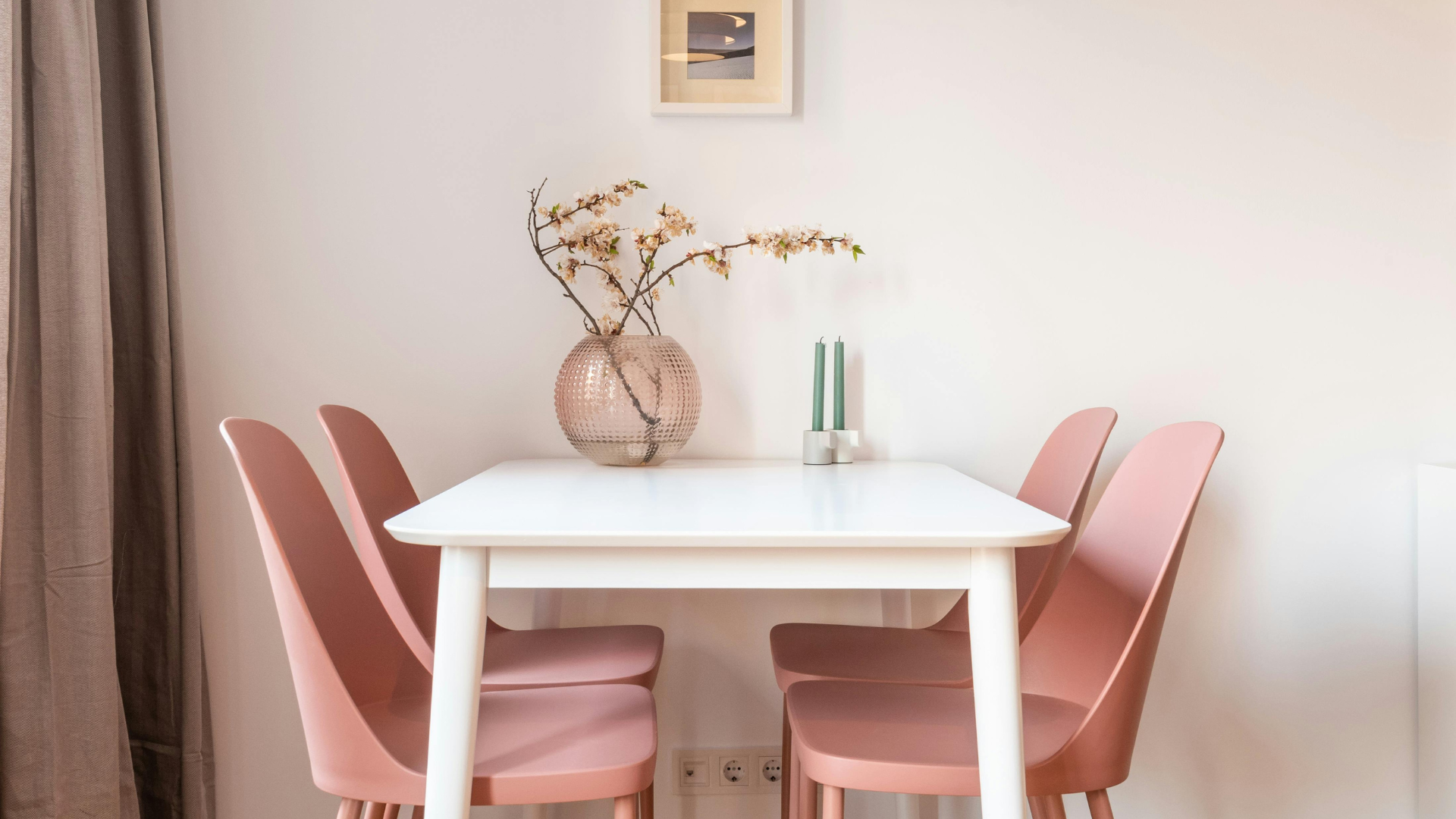 Read more about the article Brilliant Small Dining Room Table Ideas That Maximize Space