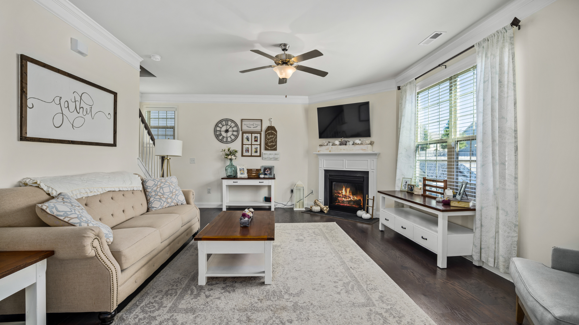 You are currently viewing 12 Cozy Modern Living Room Ideas That Instantly Make Your Space Inviting