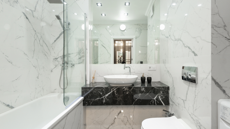 10 Stylées Idées de Salle de Bain en Marbre Italien pour Sublimer Votre Espace avec Élégance