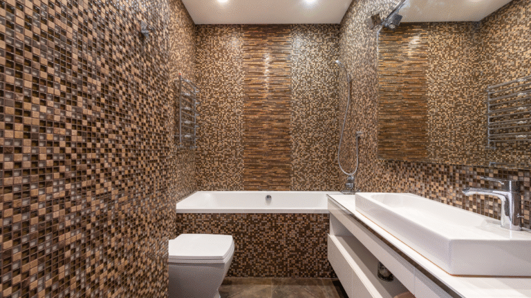 10 Magnifiques Idées de Salle de Bain en Mosaïque Italienne Alliant Luxe et Fonctionnalité