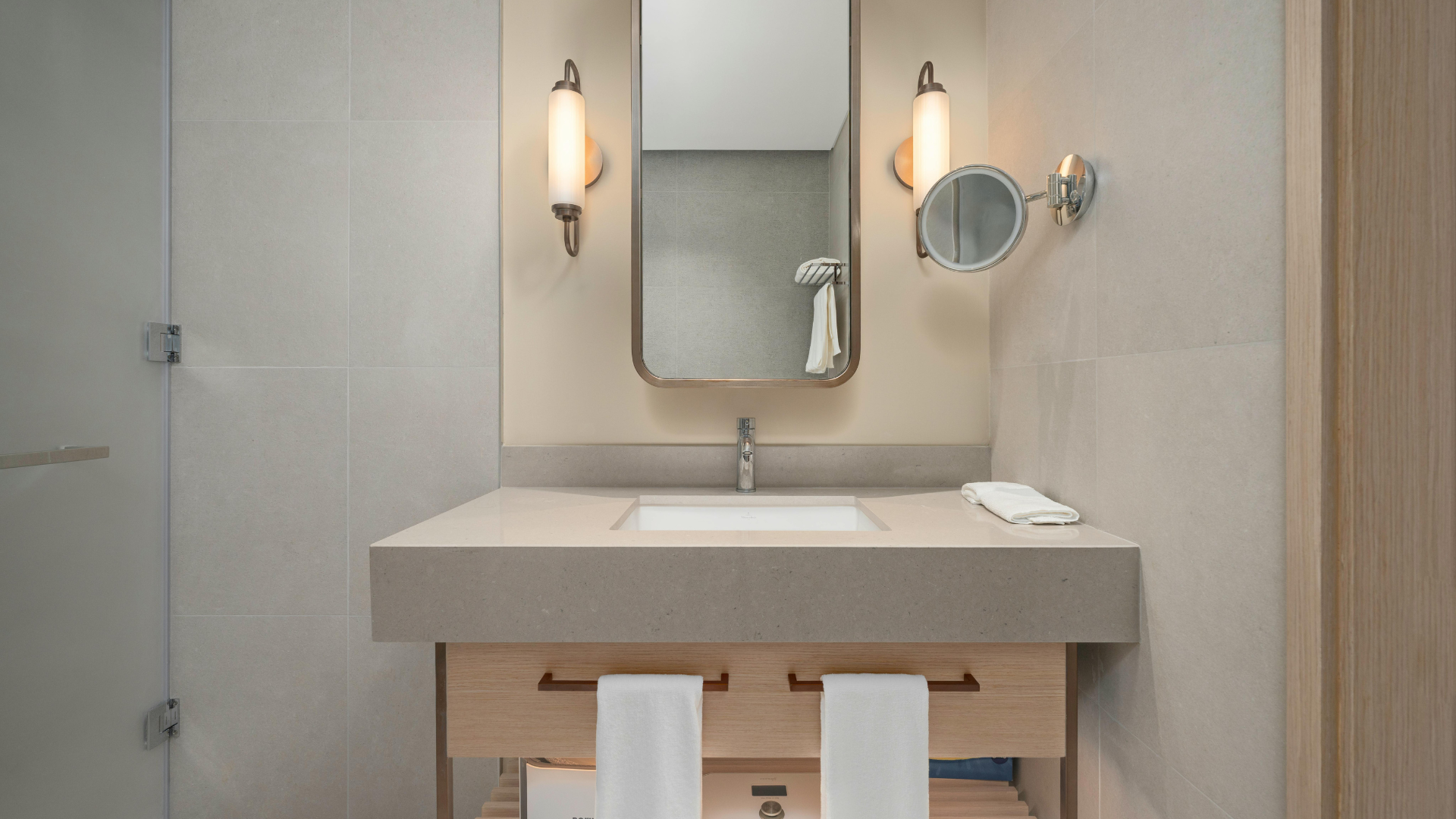 You are currently viewing 10 Superbes Idées de Salle de Bain Moderne Alliant Style, Confort et Fonctionnalité