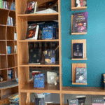 10 Idées de Salon Bibliothèque avec Cheminée Alliant Chaleur, Élégance et Fonctionnalité